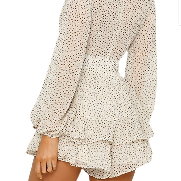 Sexy V-Neck Olive and Off White Romper - Picture 4 of 7